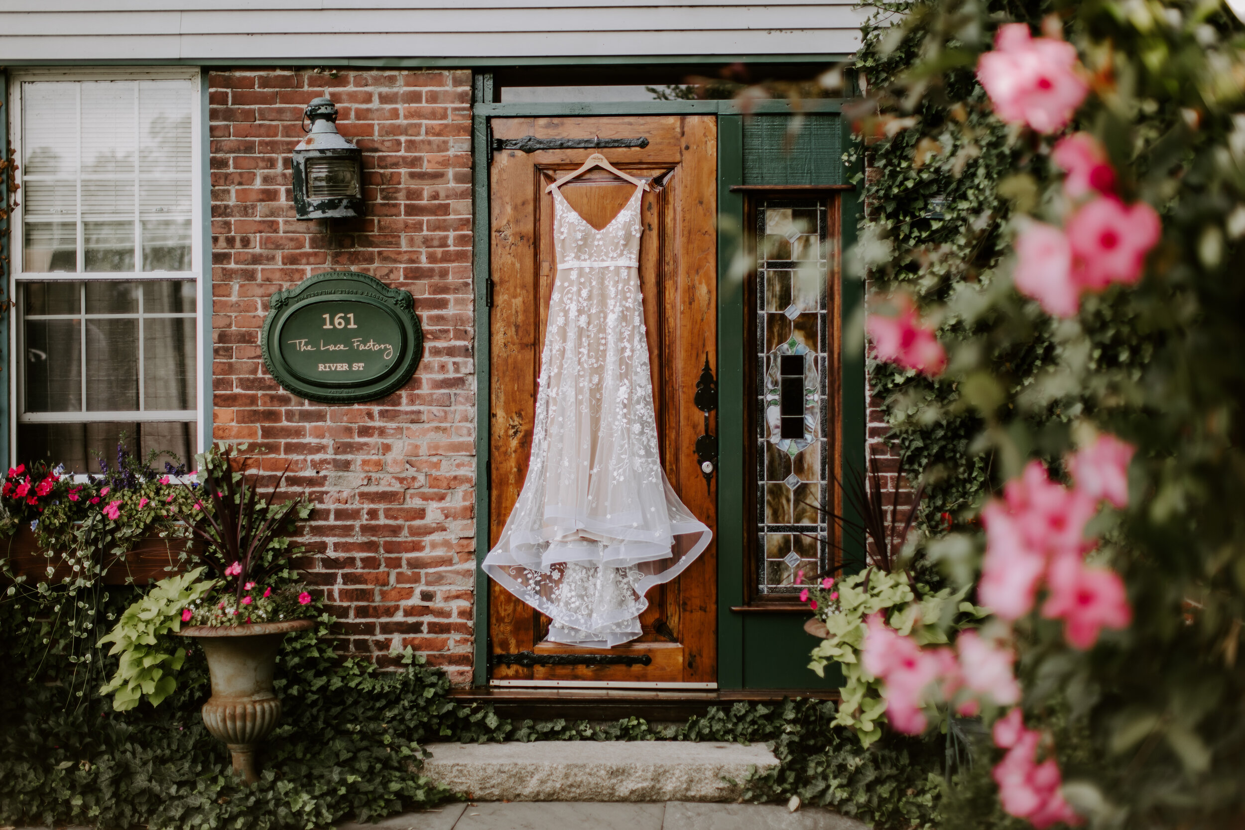 The Lace Factory Wedding in Deep River, CT - Pearl Weddings &amp; Events